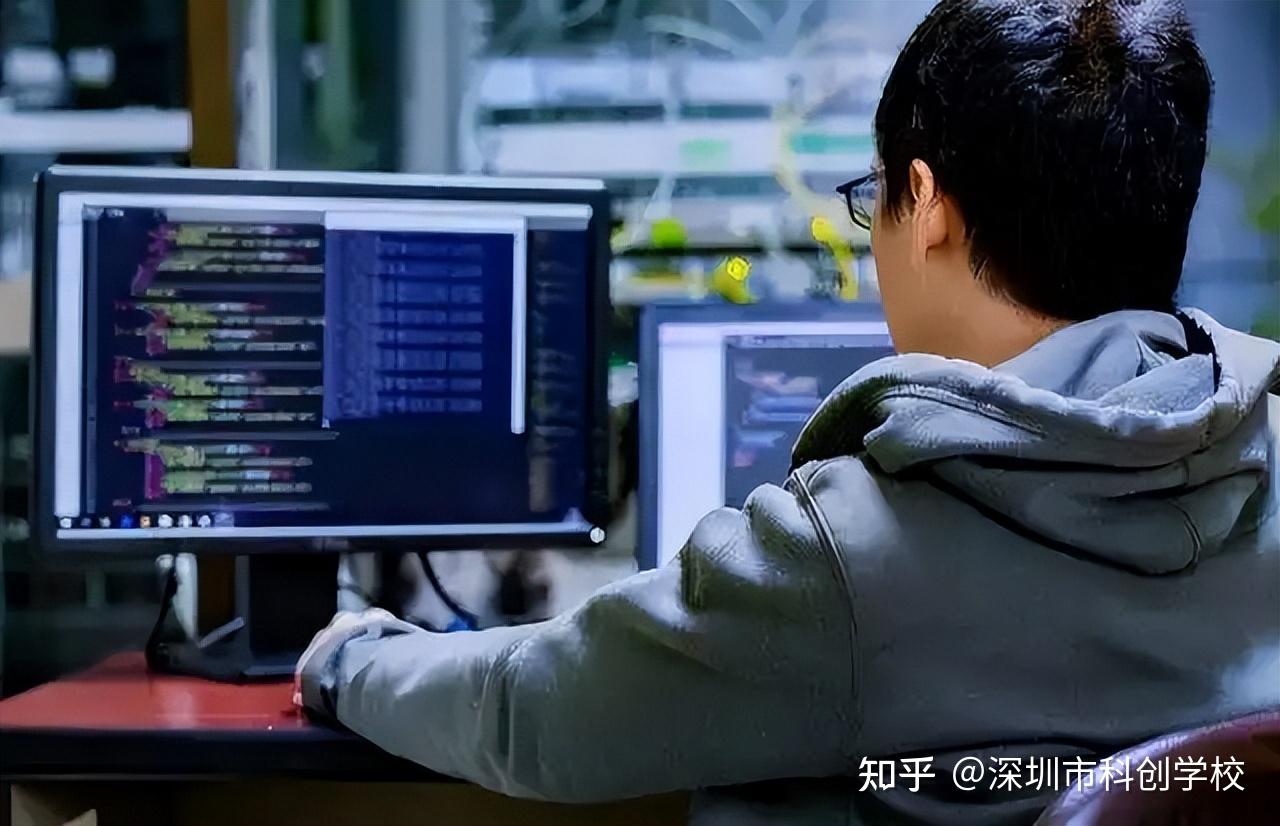 軟件開發(fā)培訓 互聯(lián)網(wǎng)時代的黑馬職業(yè)，就業(yè)前景名副其實的高